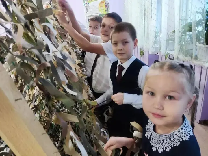 Совместное занятие у сетчатой основы